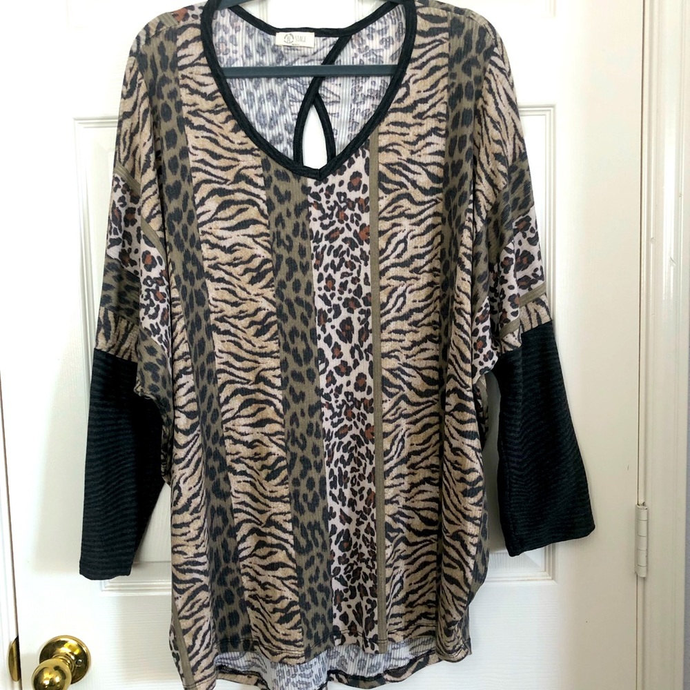 Be Stage NWOT 2X animal print tunic top